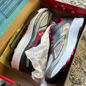 Saucony EverRun running Shoes